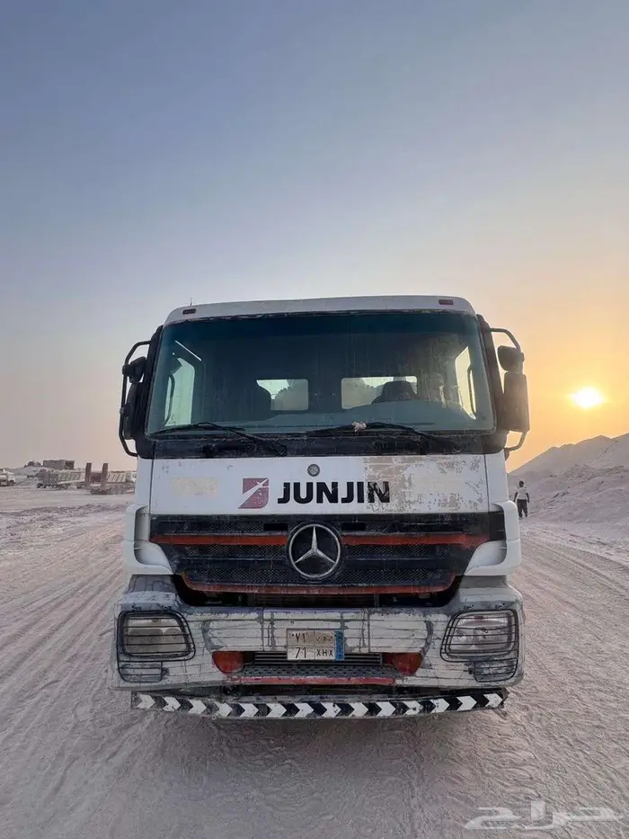 مضخة JUNJIN 42 متر موديل 2007 2