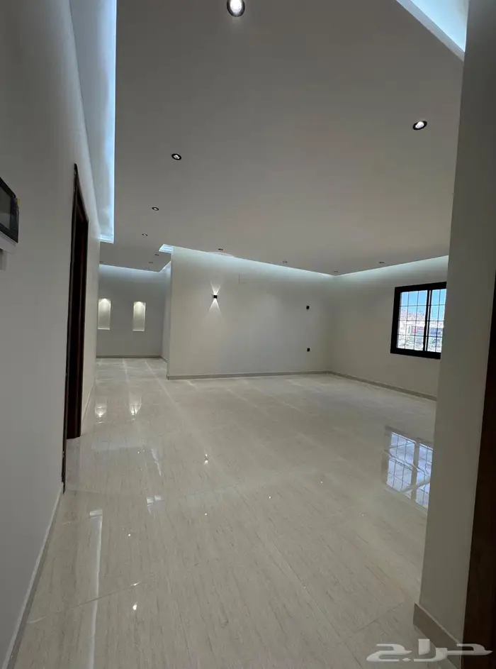 للبيع شقة 7 غرف فاخرة 285 م2 بسطح خاص منفصل بالرانوناء 2