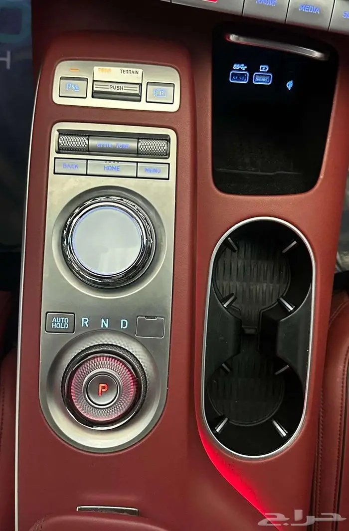 جنسس GV70 2022 25