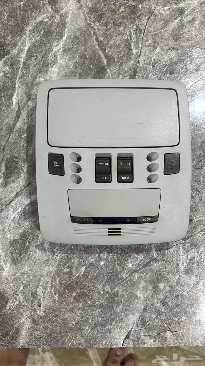 قطع غيار لكزز Ee350 باب شنطه و لمبه سقف 3