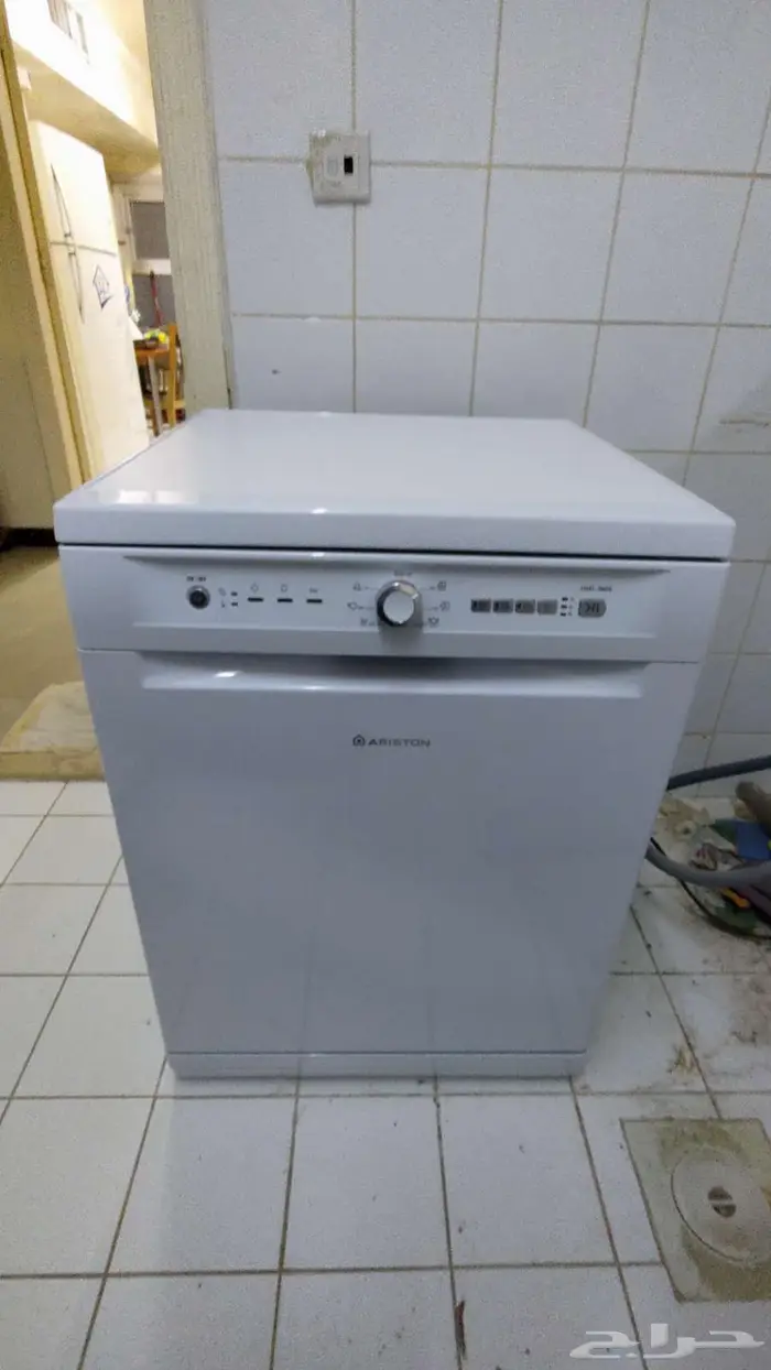 غسالة أطباق جلاية صحون أريستون كالجديدة 0
