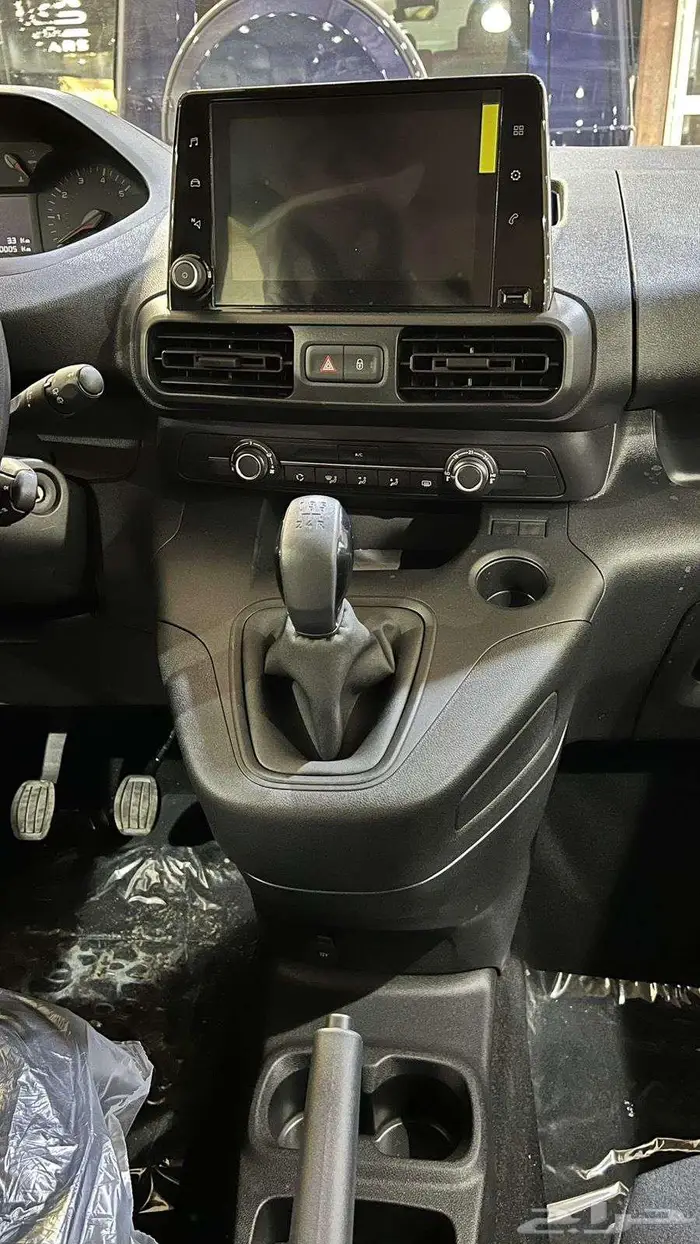 عرض خاص .بيجو - ريفتر - 5 راكب ديزل جير عادي - 2023 8