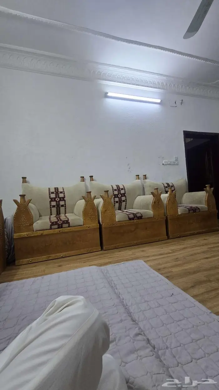 كنب خشب فاخر 0