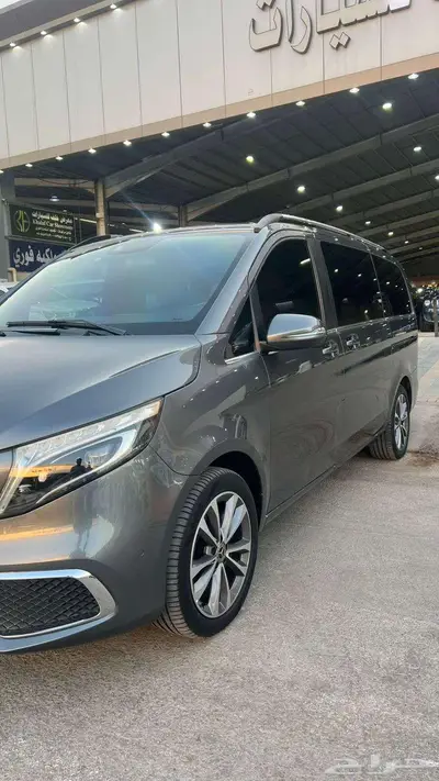 مرسيدس فان V250 موديل 2022- معرض خلف للسيارات index