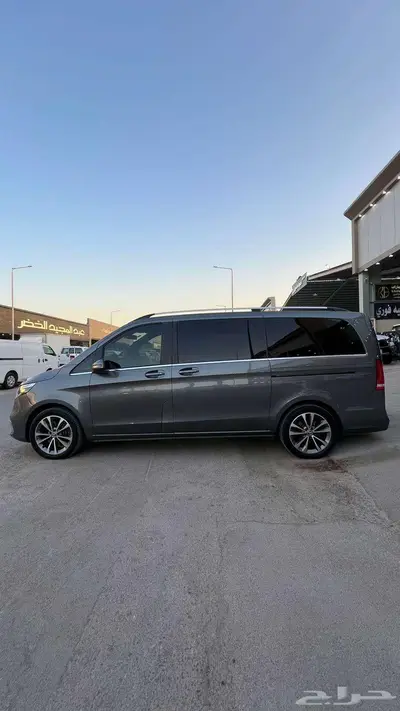 مرسيدس فان V250 موديل 2022- معرض خلف للسيارات index