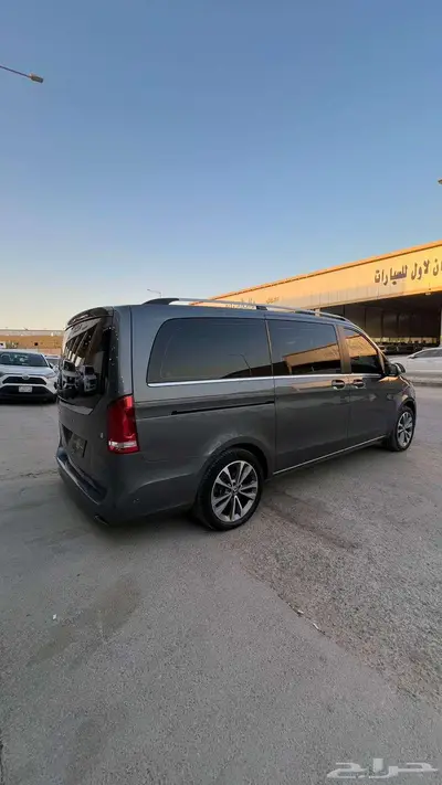 مرسيدس فان V250 موديل 2022- معرض خلف للسيارات index