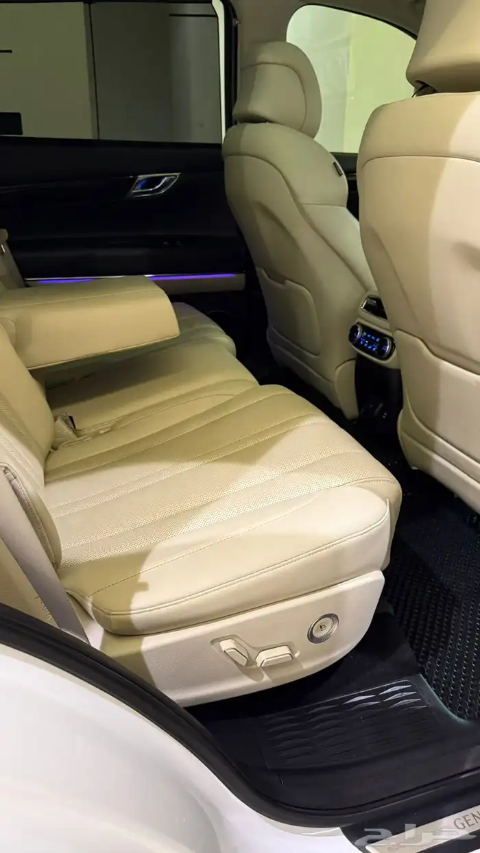 جنسس GV80 2020 ( بنزين ) فل كامل بانوراما 25