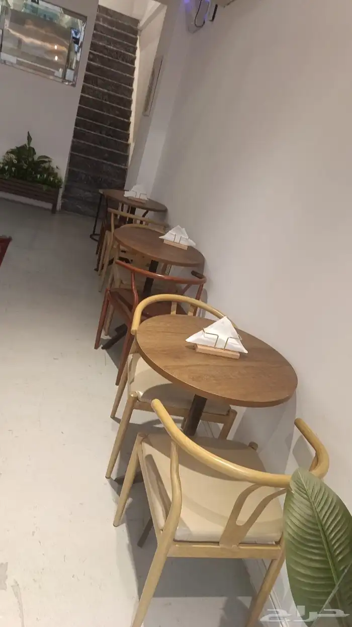 للبيع طاولات وكراسي رخام كوفي او مطعم 5