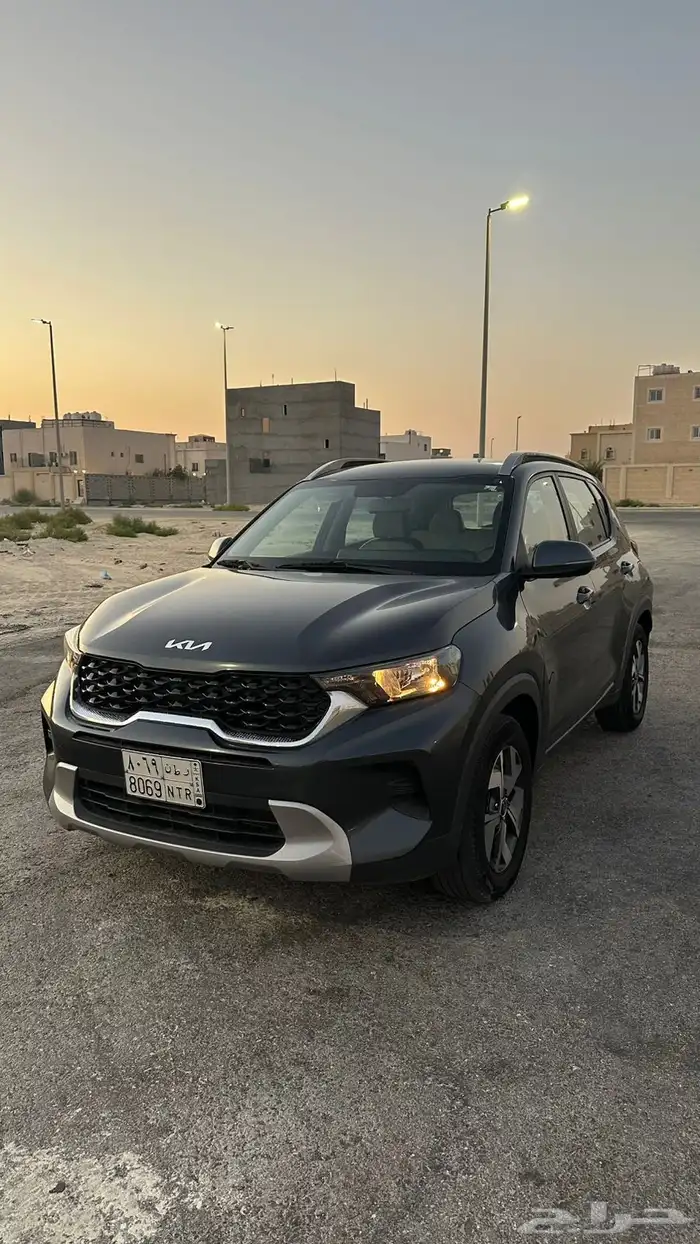 كيا سونيت رمادي غامق 0