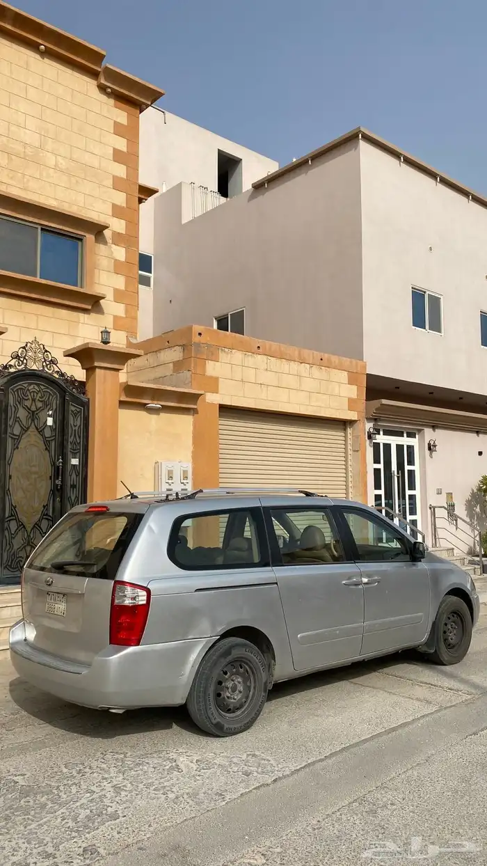 كيا كرنفال 4