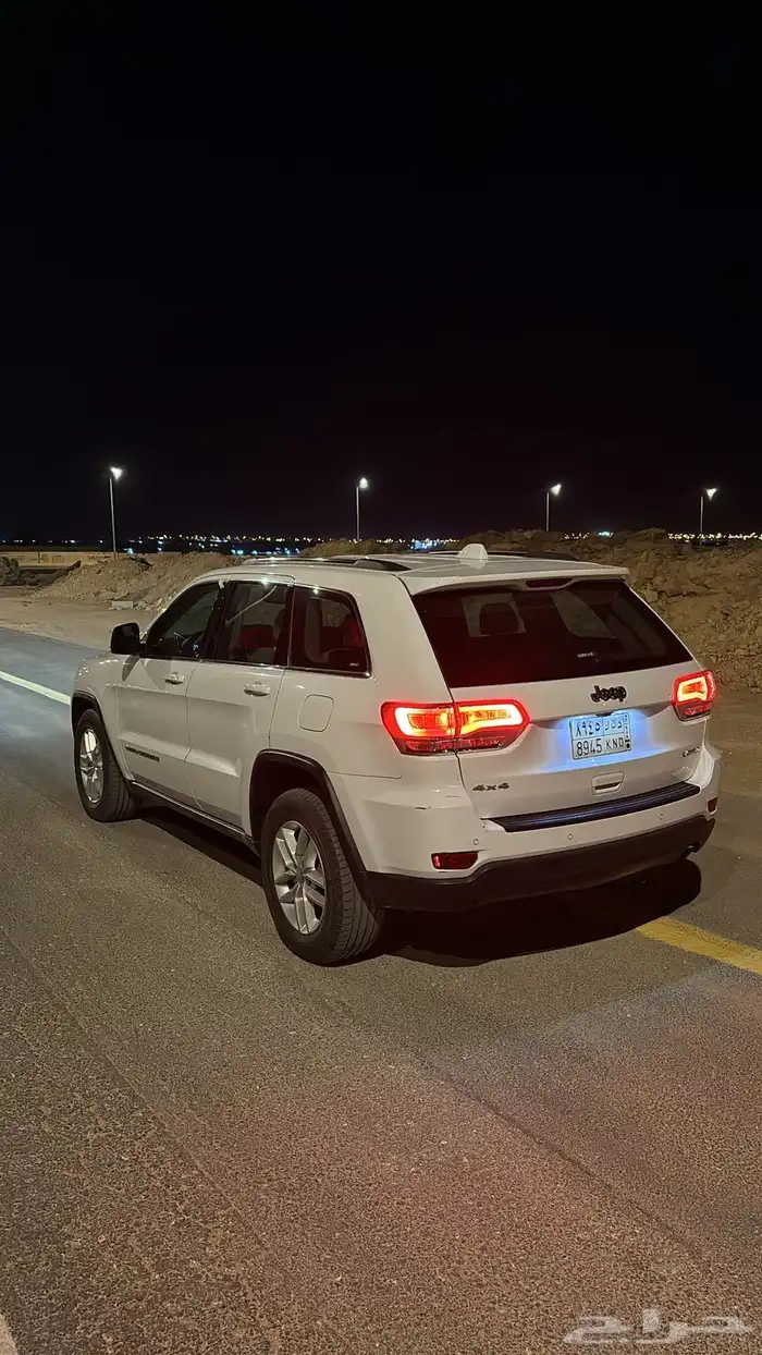 جيب جراند شيروكي لاريدو 2017 8