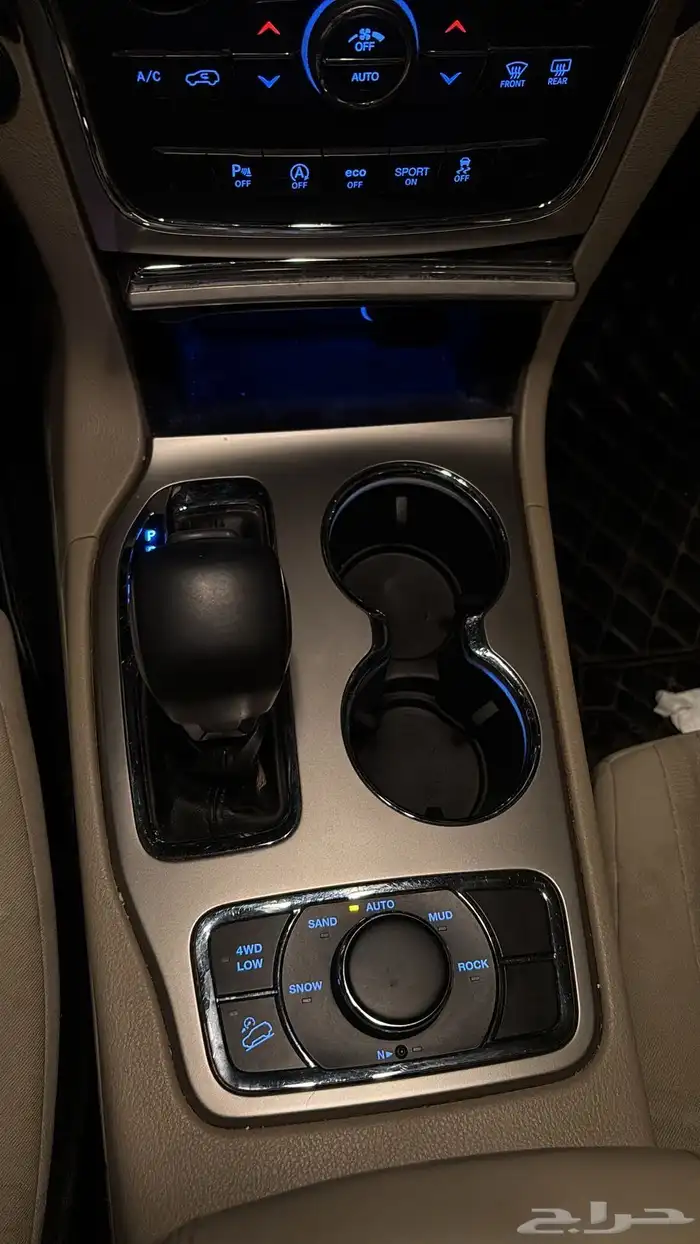 جيب جراند شيروكي لاريدو 2017 2