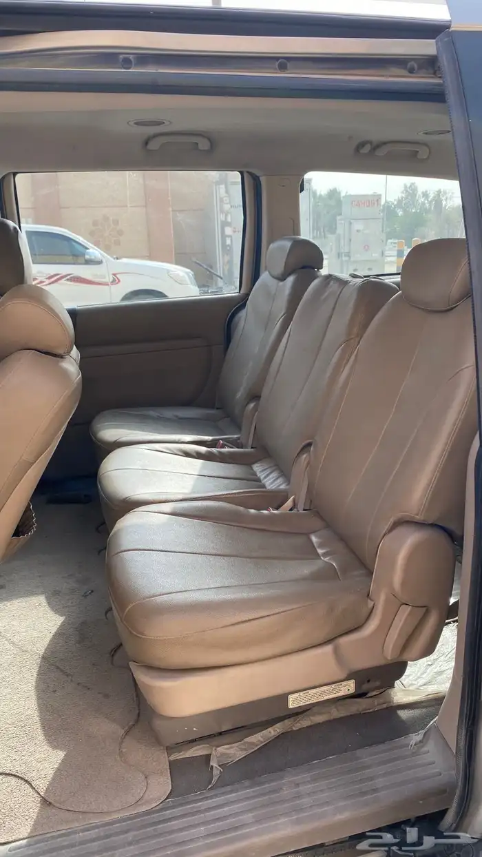 كيا كرنفال 8