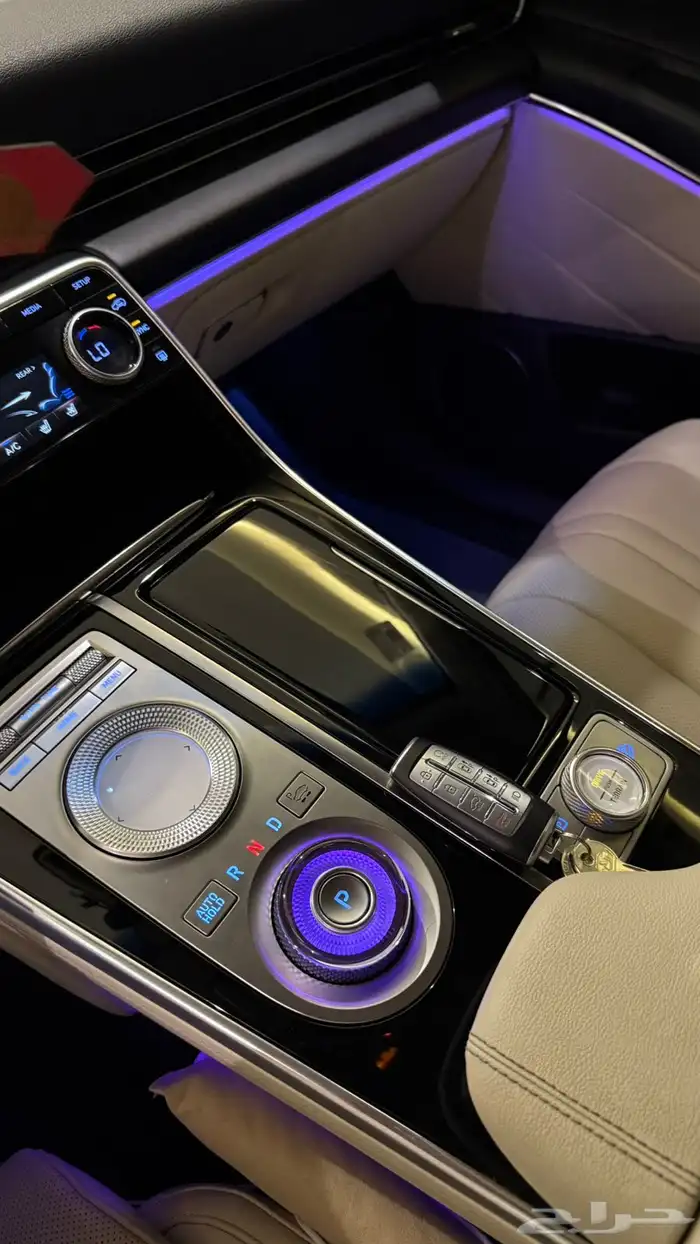 جنسس GV80 2020 ( بنزين ) فل كامل بانوراما 17