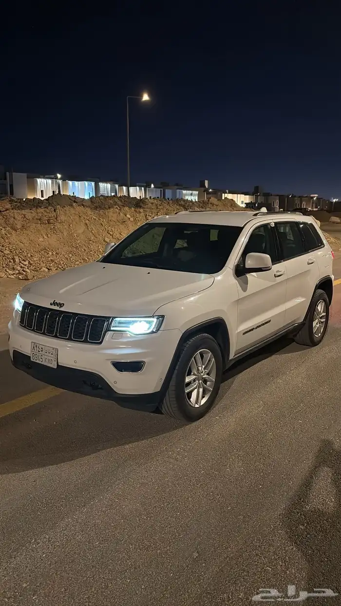 جيب جراند شيروكي لاريدو 2017 6