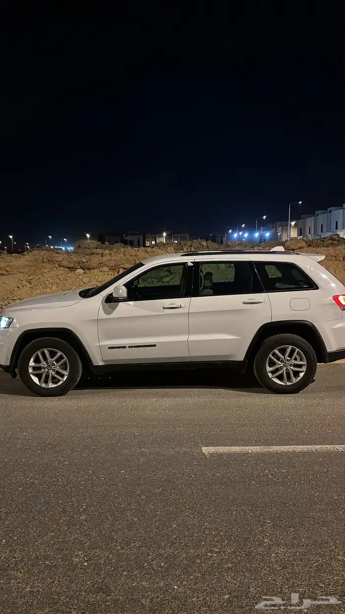 جيب جراند شيروكي لاريدو 2017 4