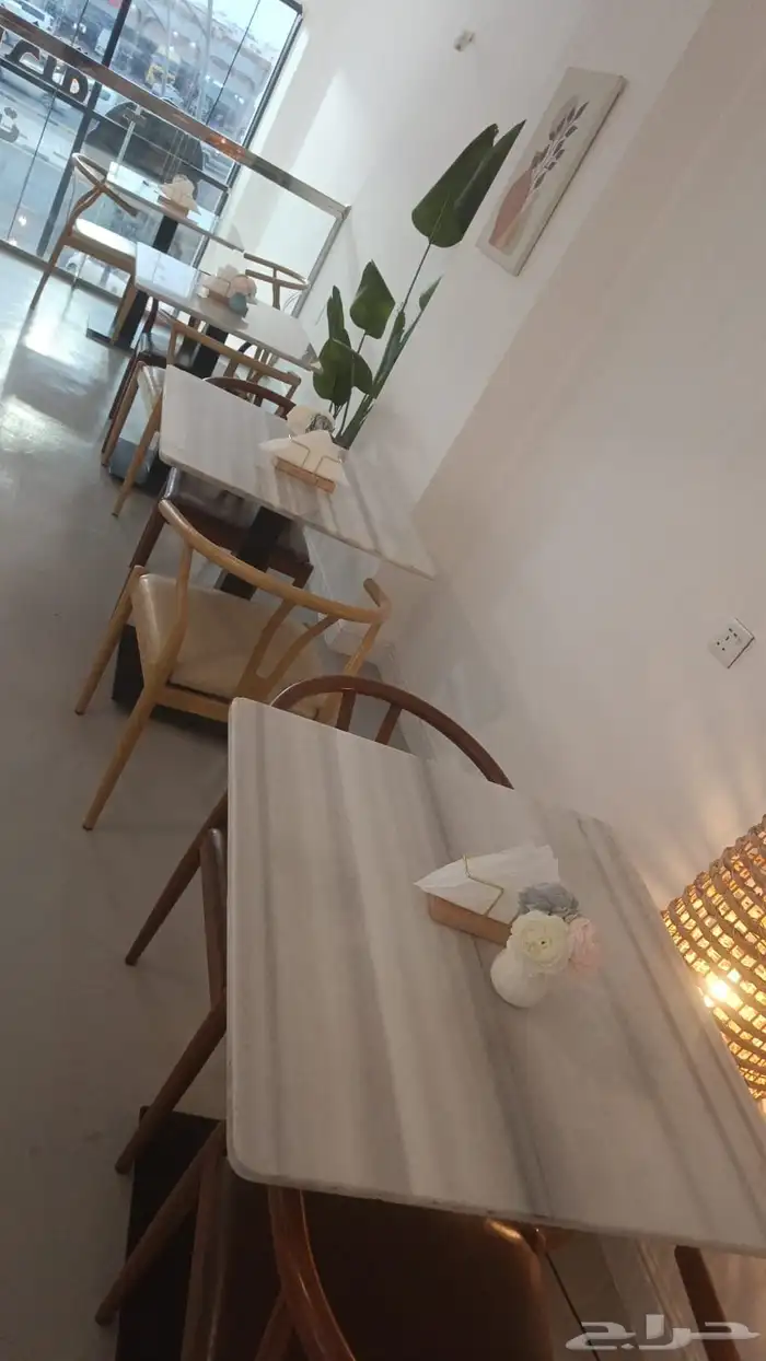 للبيع طاولات وكراسي رخام كوفي او مطعم 3