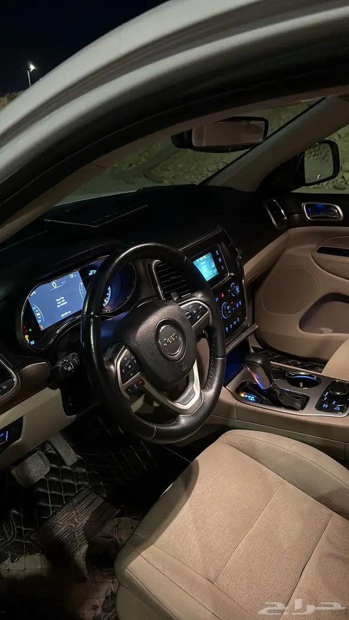 جيب جراند شيروكي لاريدو 2017 11