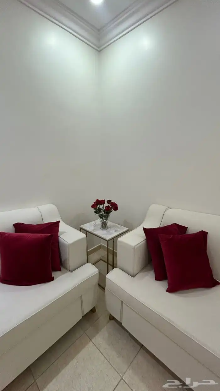 كنب نضيف جدا و استخدام قليل 2