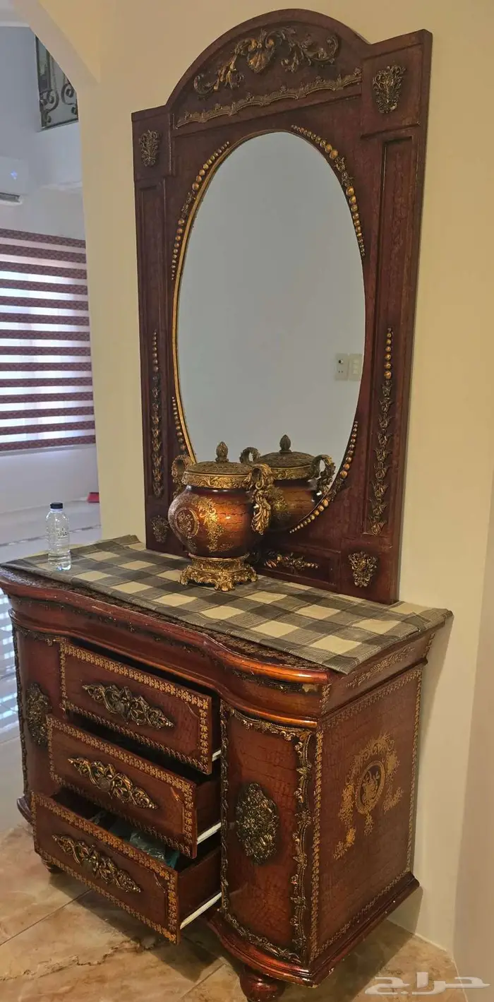 كنسول أنتيك للبيع مع أدراج تخزين 0