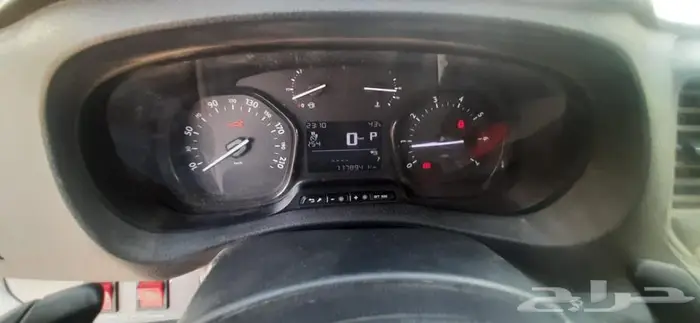 بيجو اكسبيرت يوجد فيها ثلاجة 5