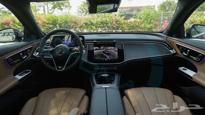 مرسيدس بنز E300 2025 خليجي اصفار مع ضمان الوكيل 9