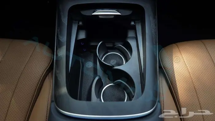 مرسيدس بنز E300 2025 خليجي اصفار مع ضمان الوكيل 22