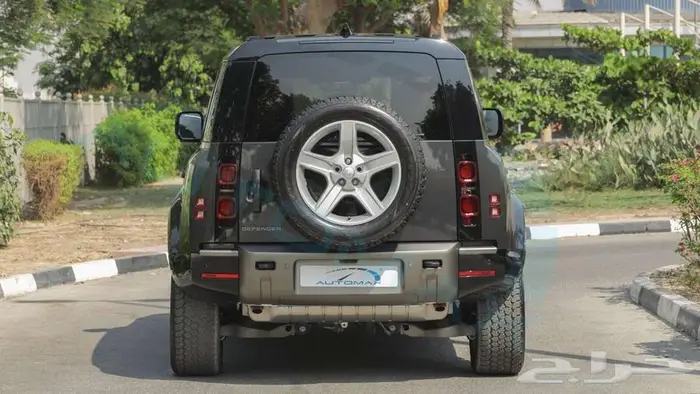 2025 Land Rover Defender 110 X-Dynamic SE P400e مع ضمان 6