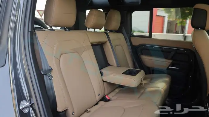 2025 Land Rover Defender 110 X-Dynamic SE P400e مع ضمان 16