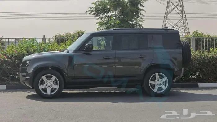 2025 Land Rover Defender 110 X-Dynamic SE P400e مع ضمان 19