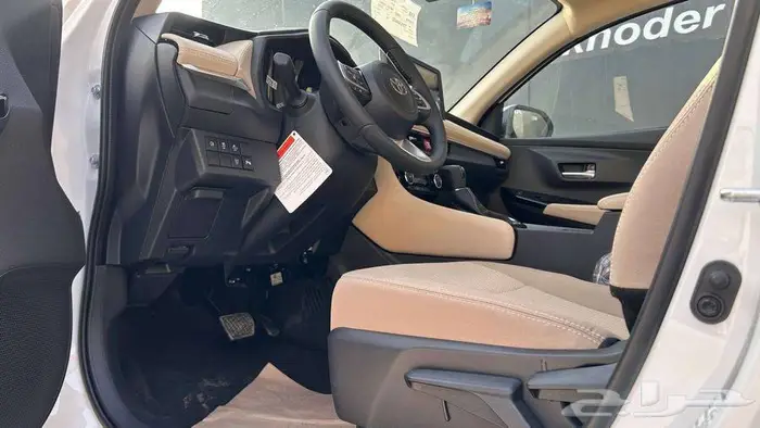 تويوتا يارس 2026 YX لدى شركة عبدالمجيد الخضر 12