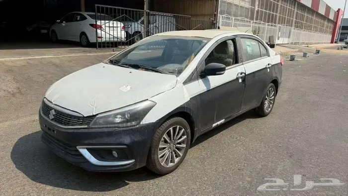 سوزوكي سياز 2025 فل كامل للبيع كاش او تقسيط برواتب من 3500 2