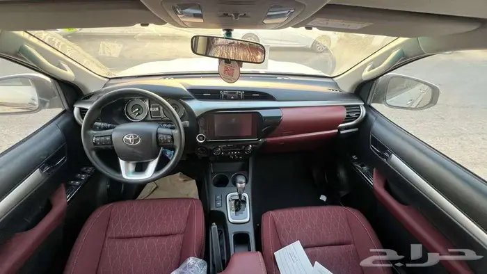 تويوتا هايلوكس بنزين GLXموديل 2025-معرض خلف للسيارات 12