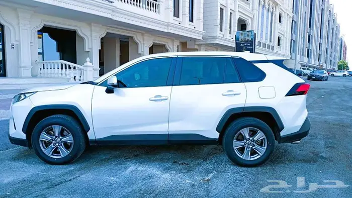 Toyota RAV4 2023   LE 4x2 (FWD) 2