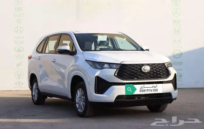 تويوتا انوفا بنزينGLموديل 2024 17