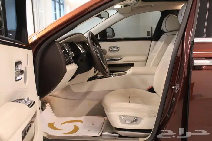 رولز رويس قوست 2013 مخزن 6