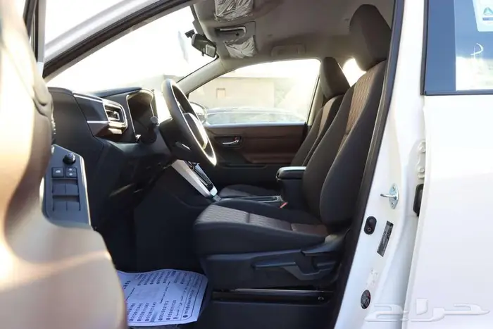 تويوتا انوفا بنزينGLموديل 2024 1