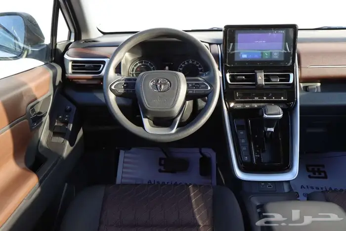 تويوتا انوفا بنزينGLموديل 2024 5