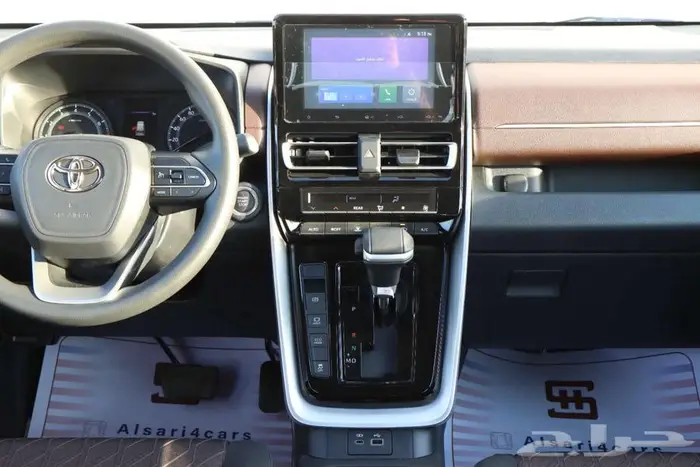 تويوتا انوفا بنزينGLموديل 2024 13