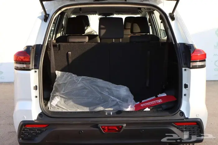 تويوتا انوفا بنزينGLموديل 2024 12