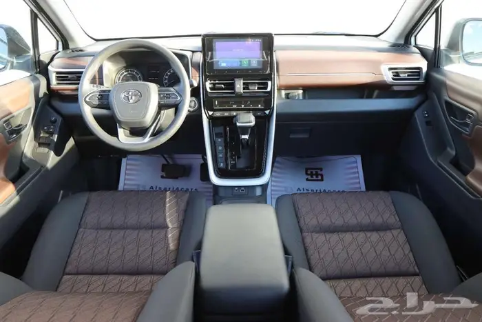 تويوتا انوفا بنزينGLموديل 2024 11