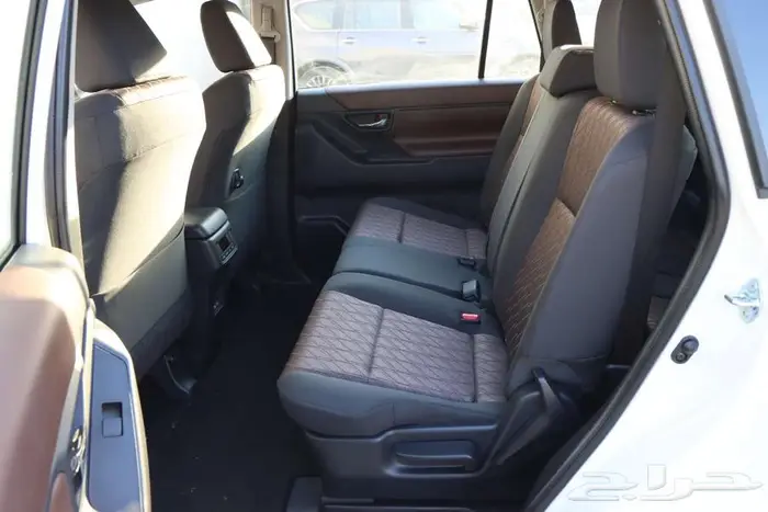 تويوتا انوفا بنزينGLموديل 2024 22