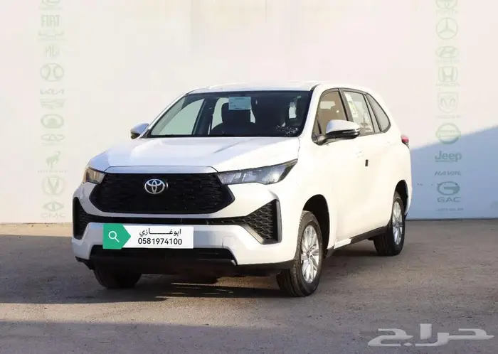 تويوتا انوفا بنزينGLموديل 2024 15