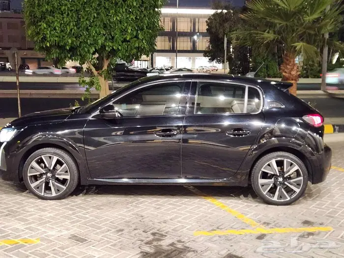 بيجو 208 GT موديل 2023 4