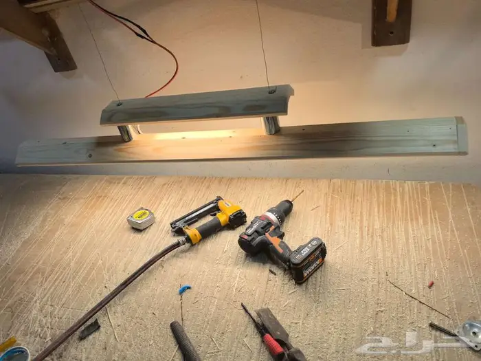 انارة للعرض أو لبار كافي من الأخشاب الطبيعيه 6