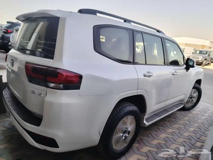 لاندكروزر GXRL2 بنزين 2025 6