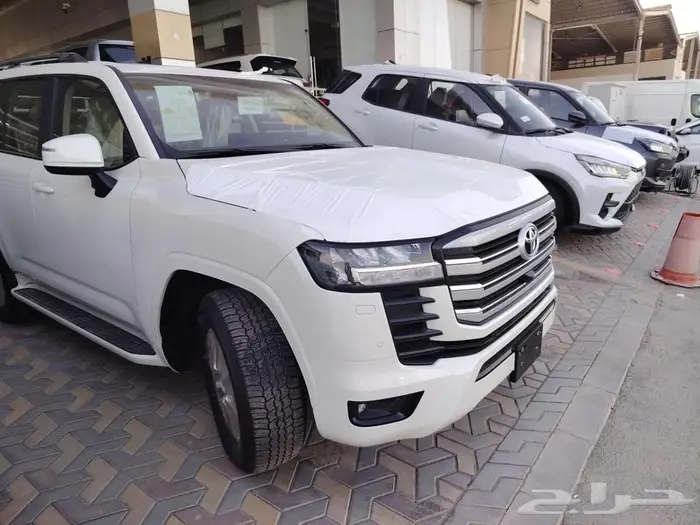 لاندكروزر GXRL2 بنزين 2025 8