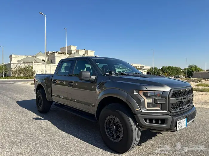 فورد F150 رابتر 8