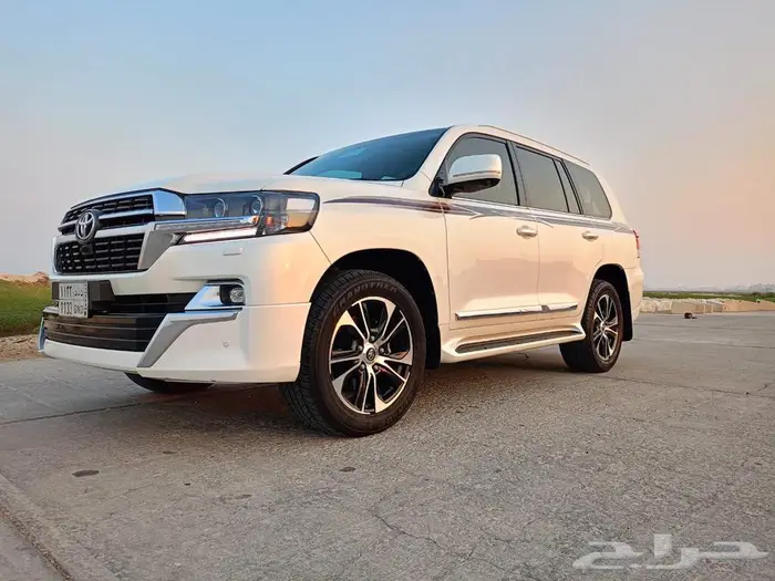 للبيع تويوتا لاندكروزر GXR 8V فل كاملGrand Touring  2021 43