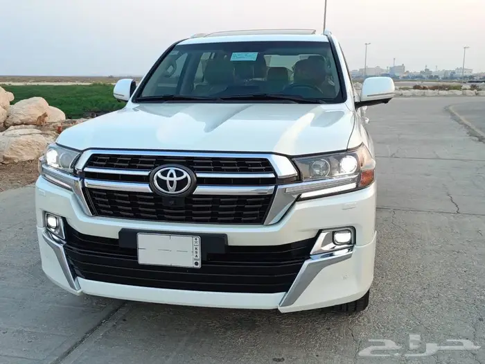 للبيع تويوتا لاندكروزر GXR 8V فل كاملGrand Touring  2021 7